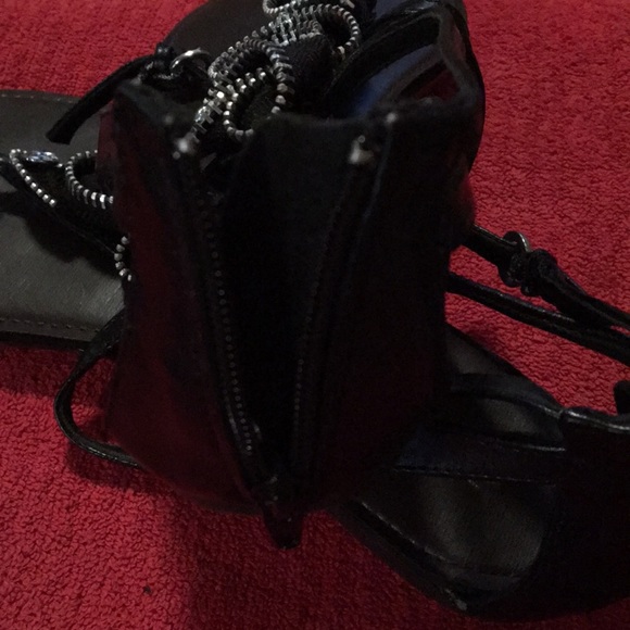 Sandals - Picture 3 of 4